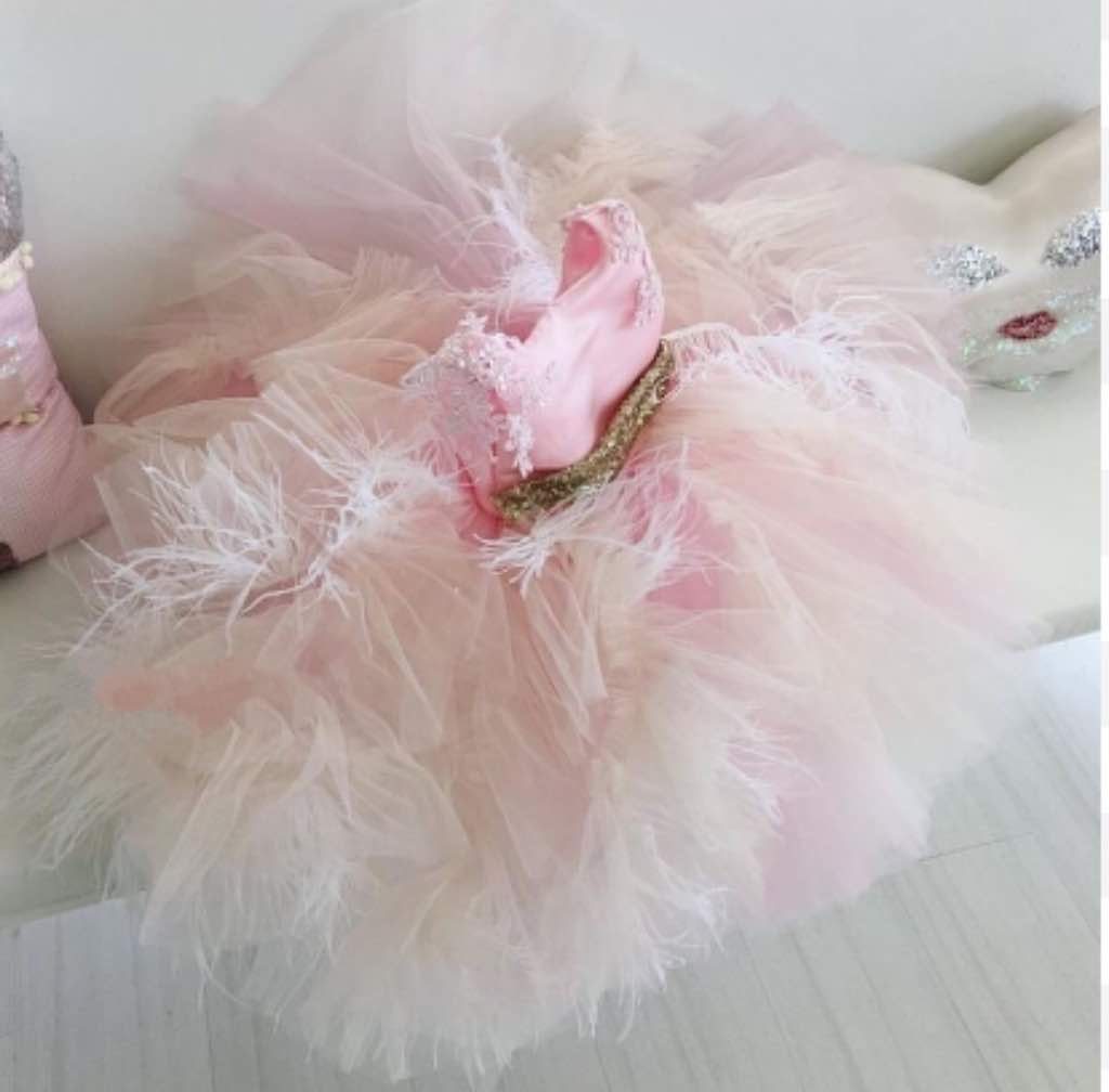 Life is full of beautiful things "Life Is Full Of Beautiful Things... Like Crystals, Feathers, and the Color Pink! Slay my bambini has created this exquisit