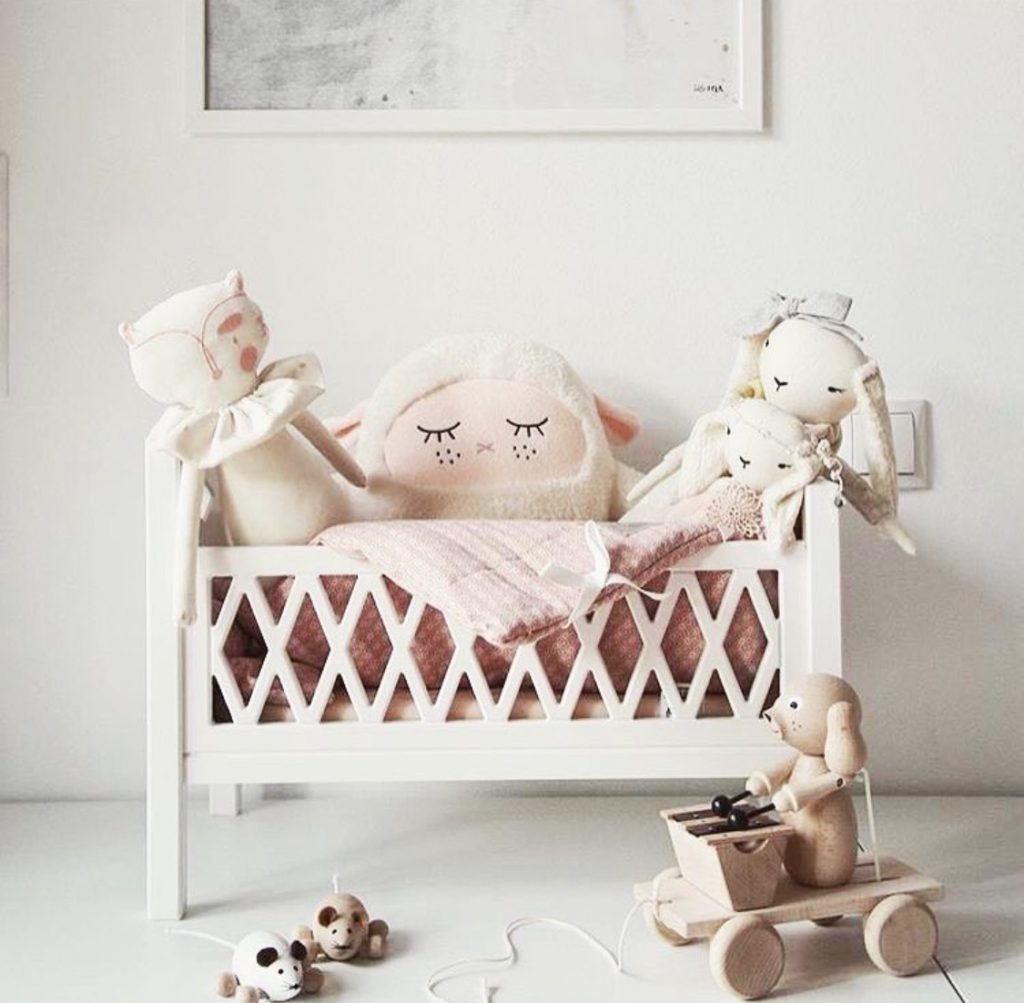 Stunning Doll bed