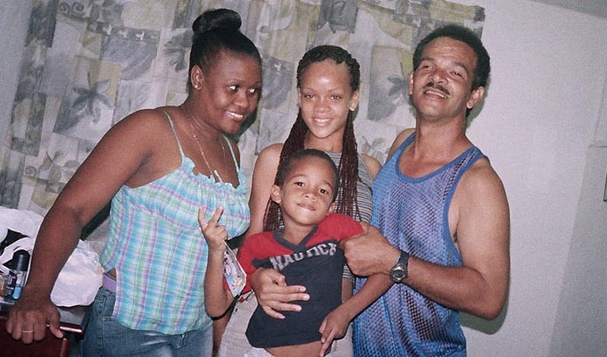 Rihanna spends some quality time with family