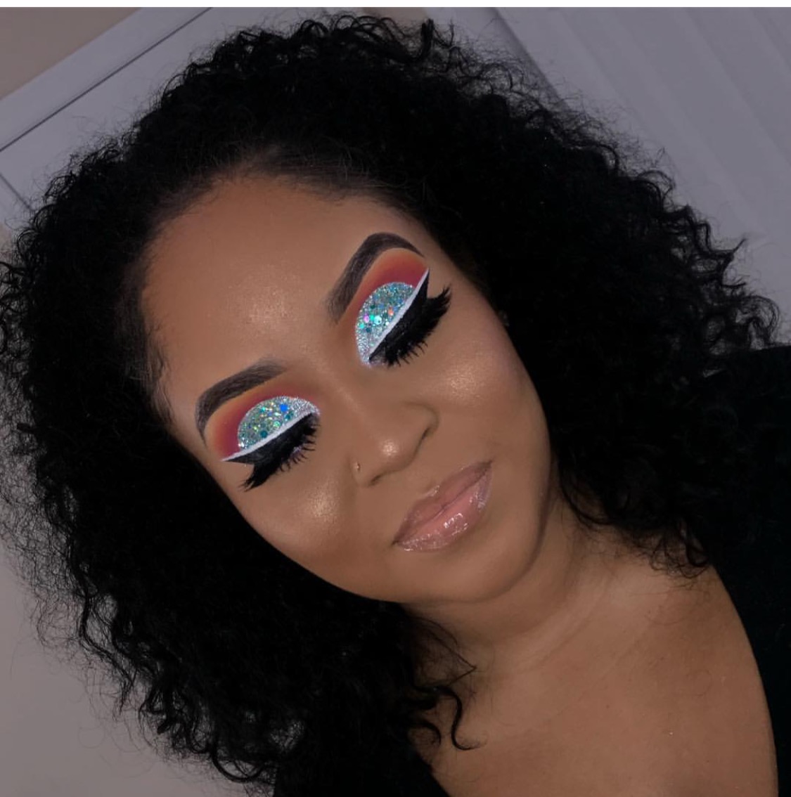 will go crazy these glitter makeup looks - Slaylebrity