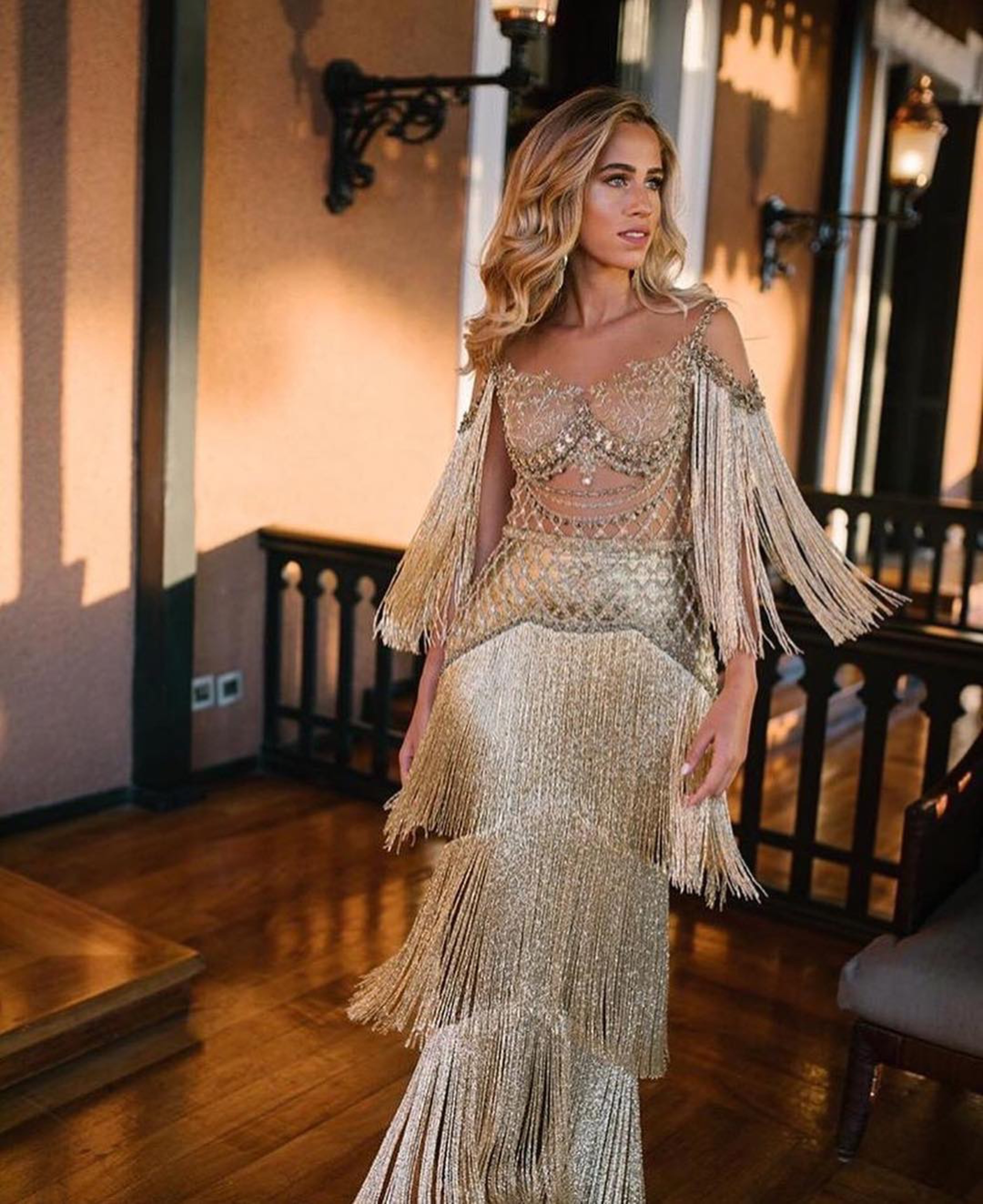 Extremely luxurious gold high fashion dress | Slaylebrity