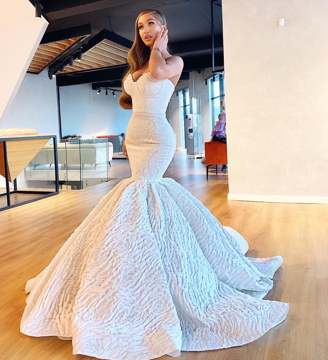 Stunning mermaid tube wedding dress | Slaylebrity