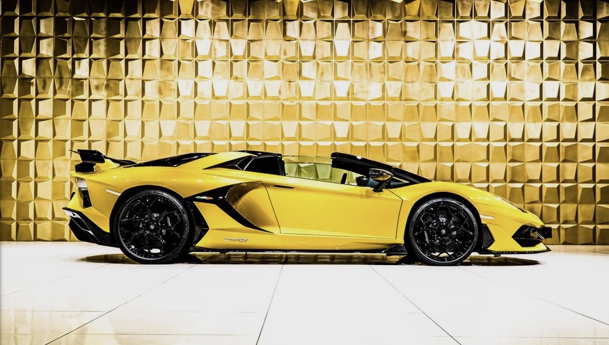 Yellow Lamborghini Aventador SVJ Roadster FOR SALE - Slaylebrity