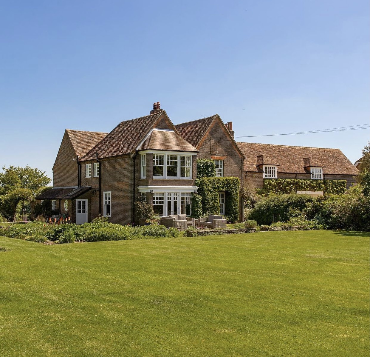 Annables Manor, Hertfordshire FOR SALE Slaylebrity