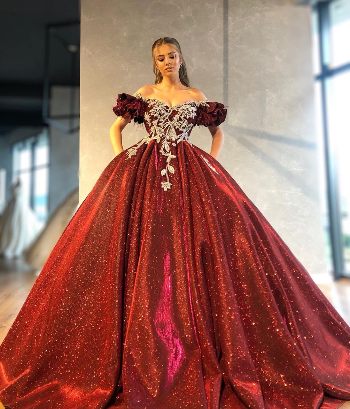 Opulent red starlight ball gown - Slaylebrity