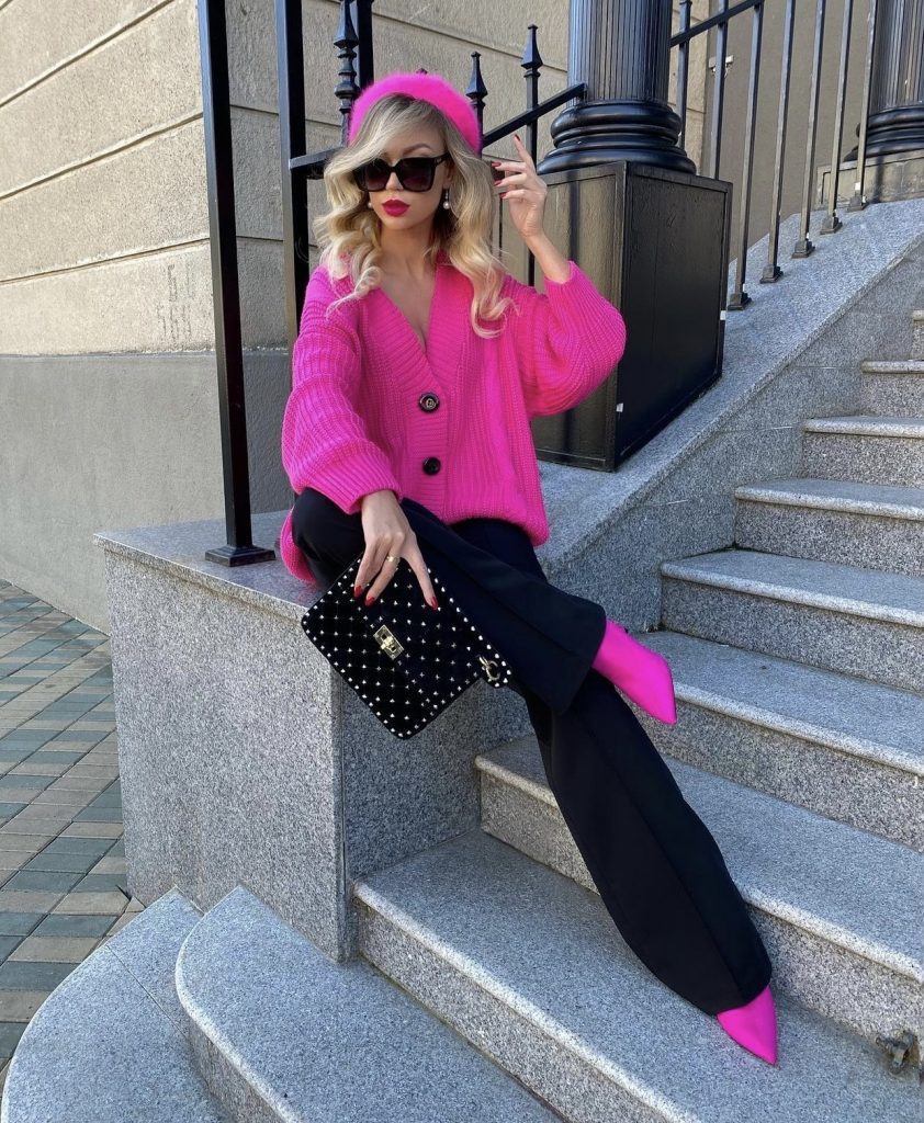 Valentina Safronova in a hot pink and black fashion look - Slaylebrity