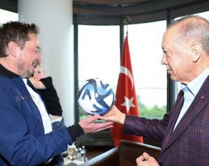 Elon Musks incredibly awkward meeting with Turkish President says a lot