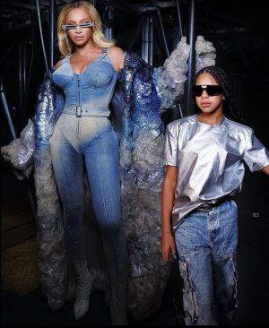 Beyonce and blue Ivy mommy and me blue takeover is sizzling
