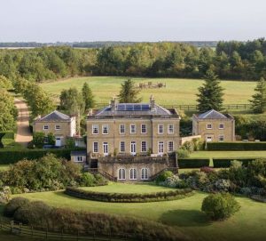 Covetable estate Cotswolds FOR SALE
